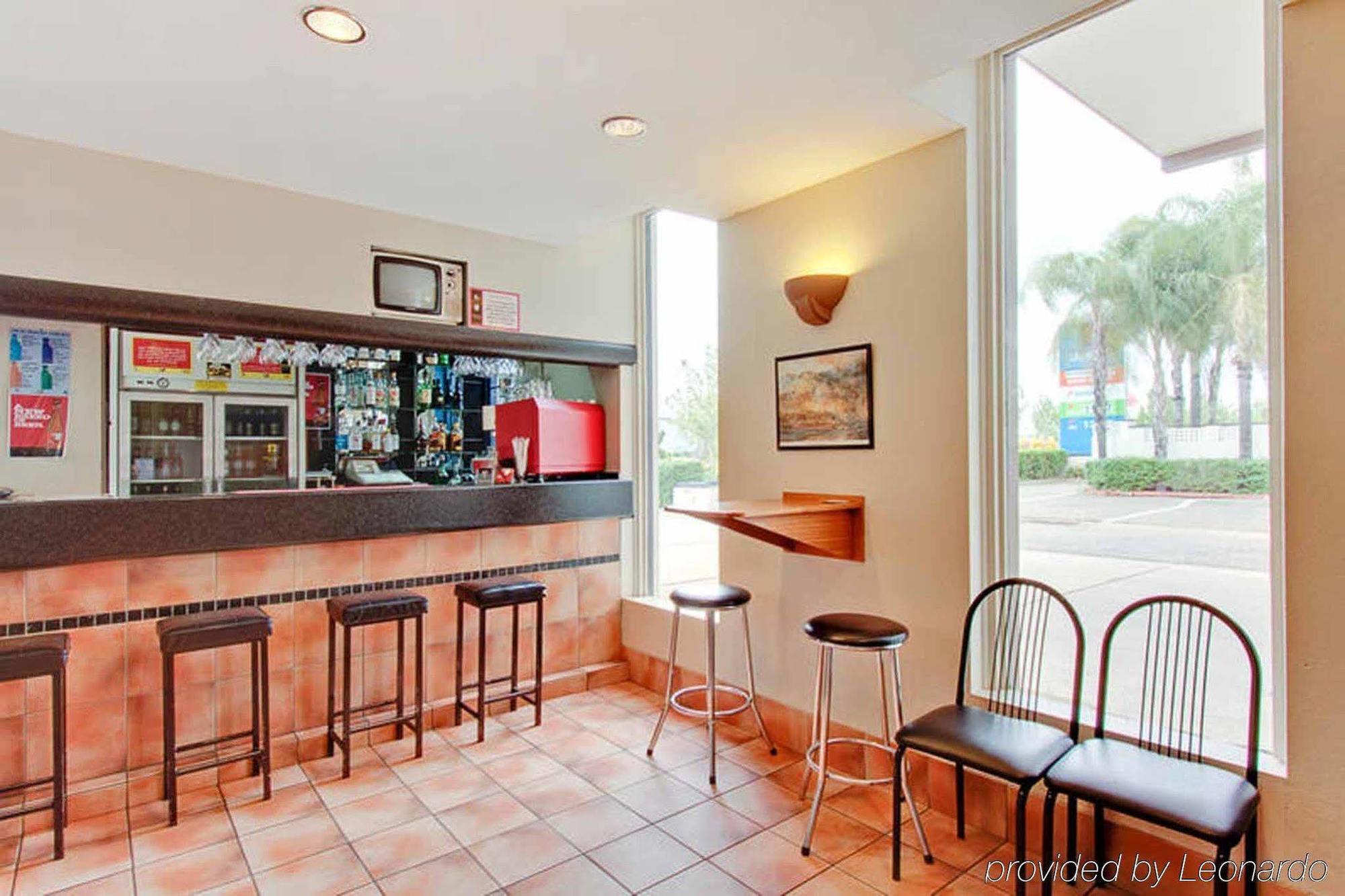 Econo Lodge Griffith Motor Inn Restaurant photo